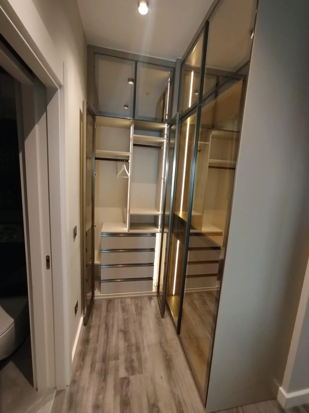 Wardrobes & Dressing Rooms